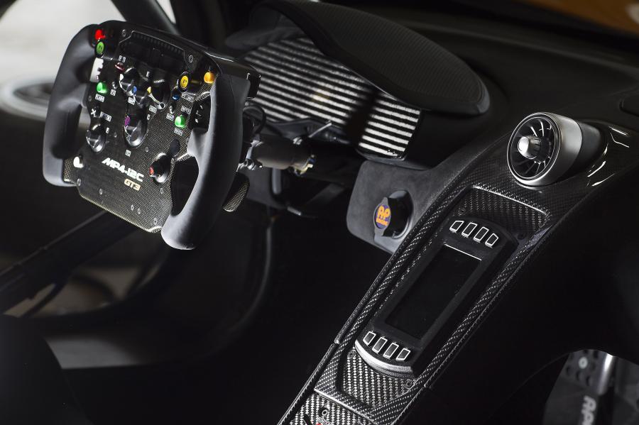  McLaren MP4-12C GT3 2011 года  (фото 33 из 107)